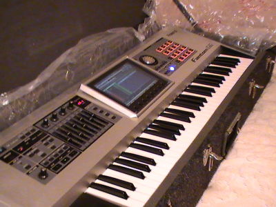 Yamaha Motif XS8 88-Key Keyboard======================$900usd