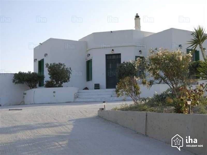 Greece Cyclades island of Milos rent villa with 3 bedrooms