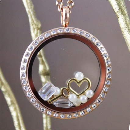 Gorgeous Locket you choose your design! A great end of winter treat!