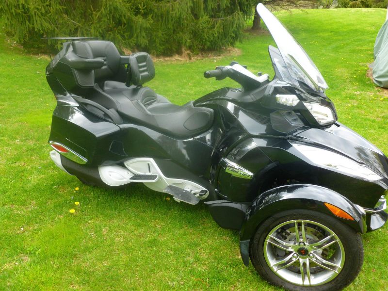 2010 Can Am Spyder RT- Black Low Miles w/Extras SM5