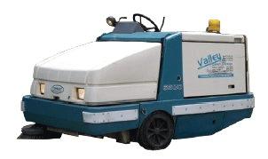 2003 Tennant Sweeper 6600