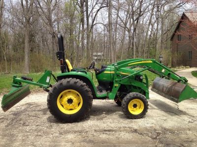 2006 John Deere 4720 4WD Many Attachments