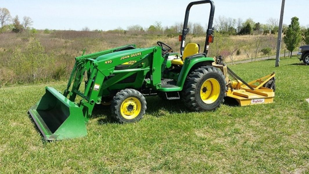 2001 John Deere 4300 4WD 430 Loader and Brush Hog