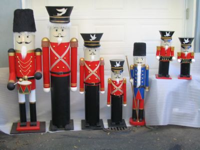 NUT CRACKER FAMILY-DECORATION