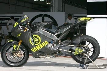 YAMAHA R6