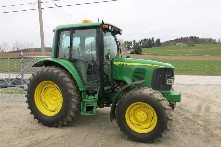 2002 JOHN DEERE 6120 4x4 tractor