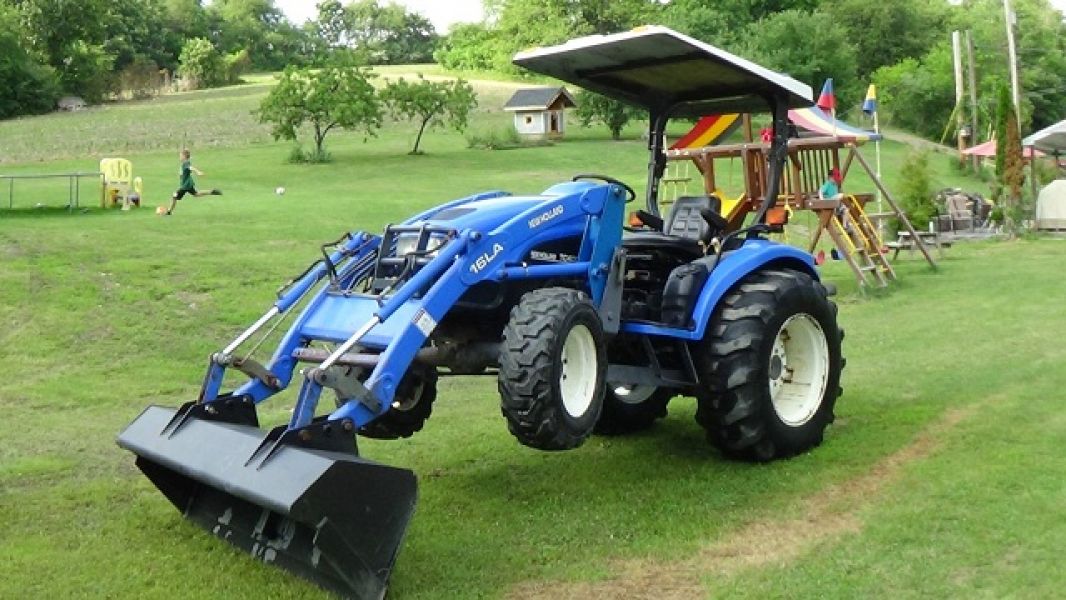 2003 New Holland TC40D 4WD Tractor Loader Bucket