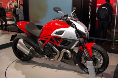 2011 Ducati Streetfighter S_1