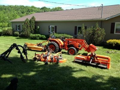 2011 KUBOTA L3800 HST 4WD loader, brush hog, mower, auger