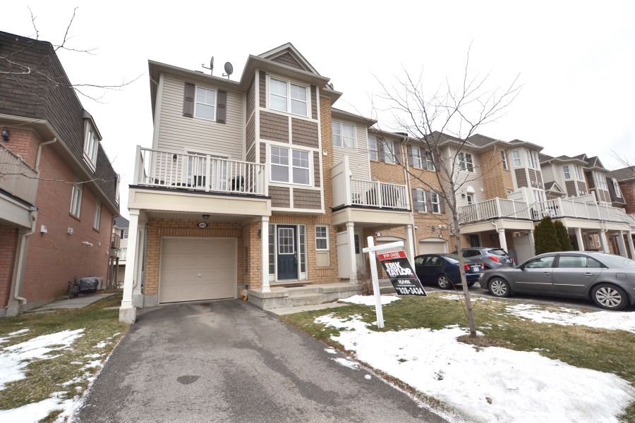 3 Bed Moonseed End Freehold Town Home for Lease in Milton