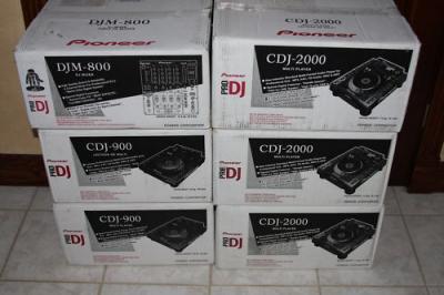 For sale brand new Yamaha YAS-82ZS Professional Alto Saxophone Silver.....2x PIONEER CDJ-2000M & 1x
