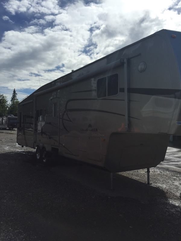 2003 Cedar Creek Silverstream 36Rlts 